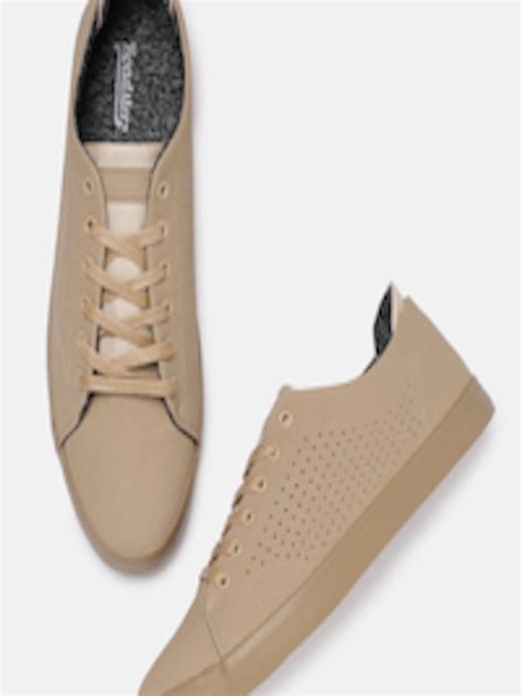 beige casual sneakers.